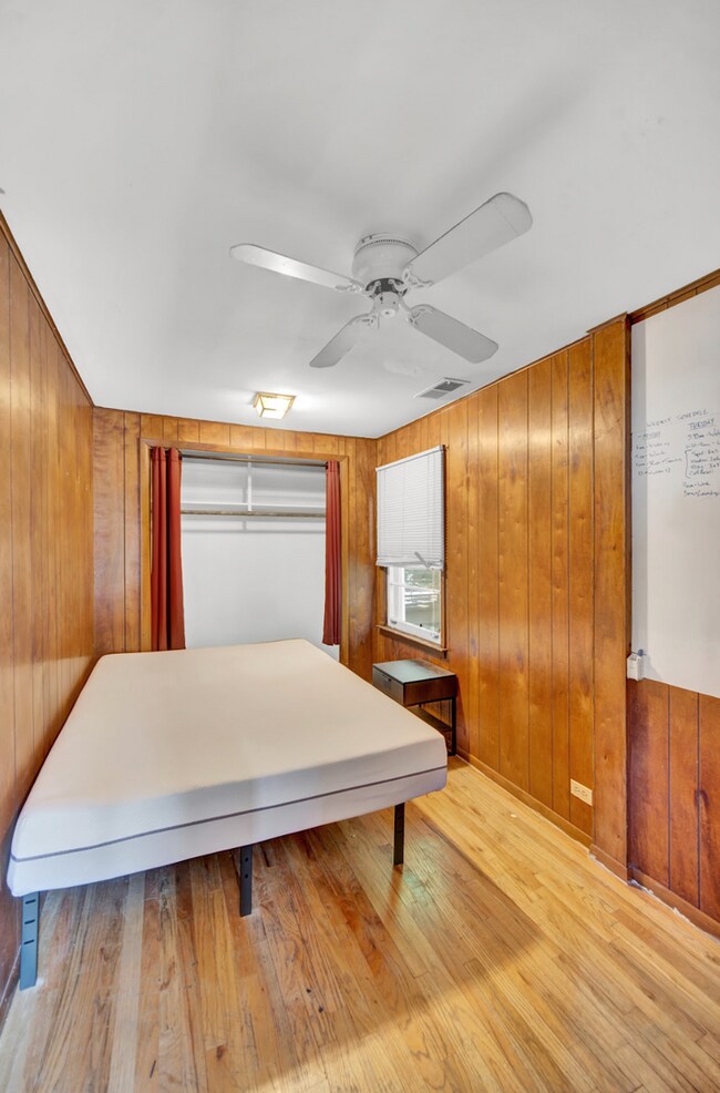 Building Photo - 919 Foster St