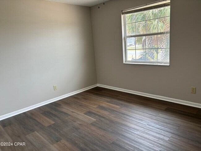 Building Photo - 3936 Long John Dr