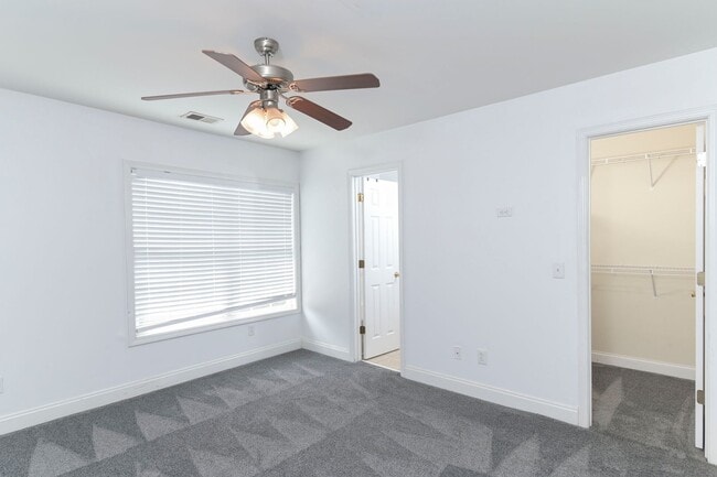 Building Photo - 302 Hampton Forest Drive