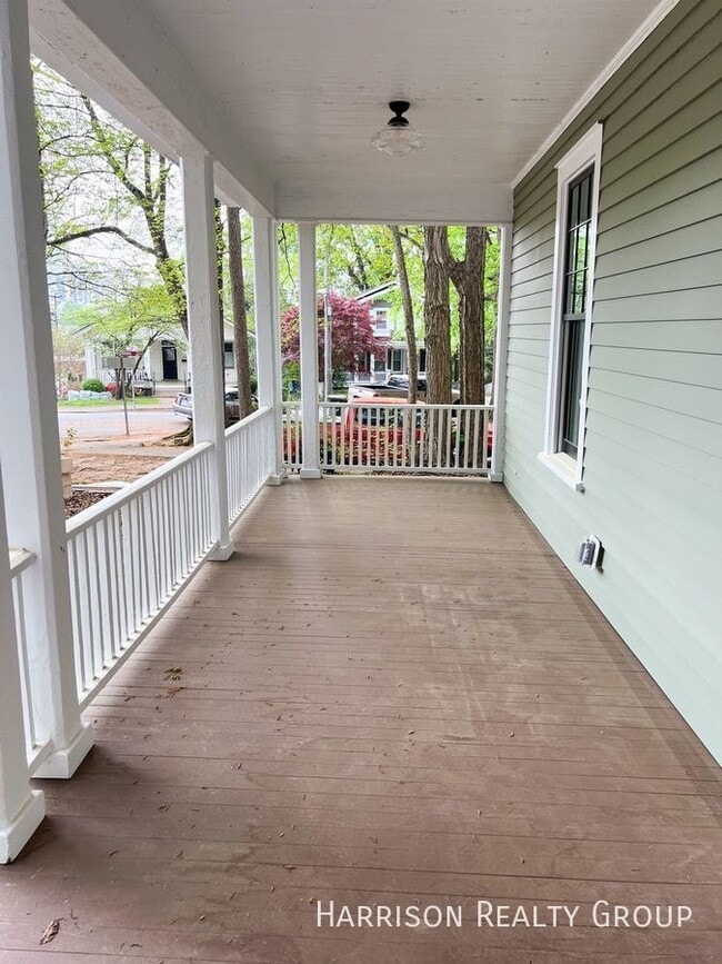 Building Photo - Beautifully Renovated Home In Historic Boy...