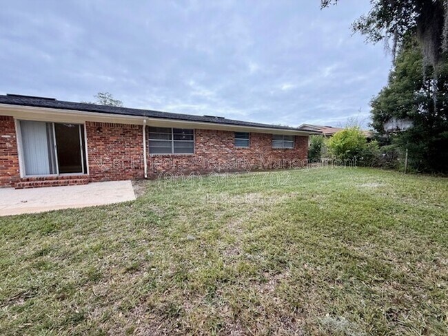 Building Photo - 5907 Gumwood Dr