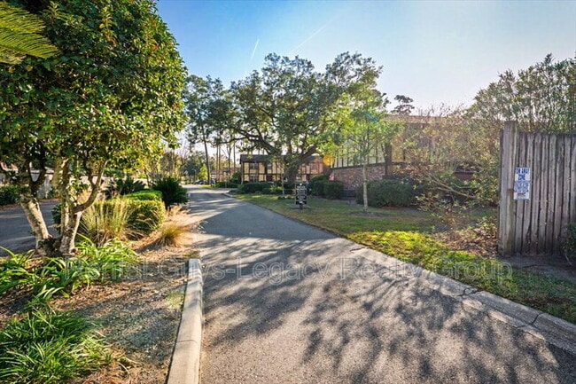 Building Photo - 8204 Oxford Forest Dr