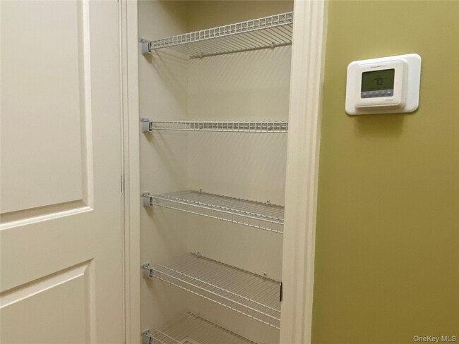 Building Photo - 16 Nicole Ct