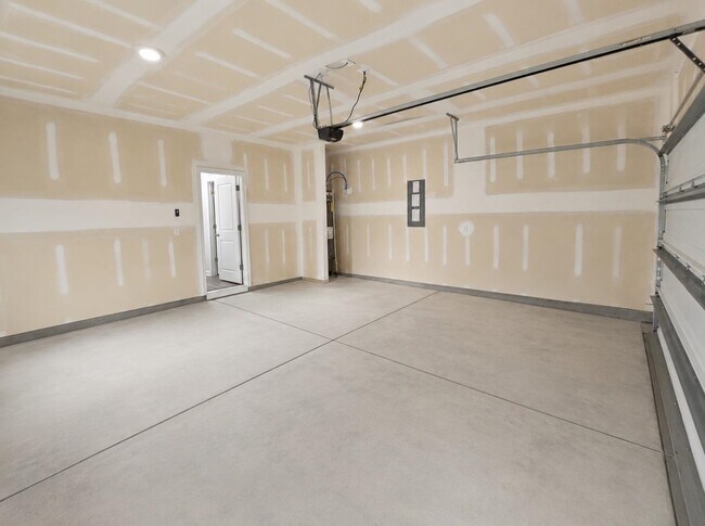 Building Photo - 181 Dagger Ct
