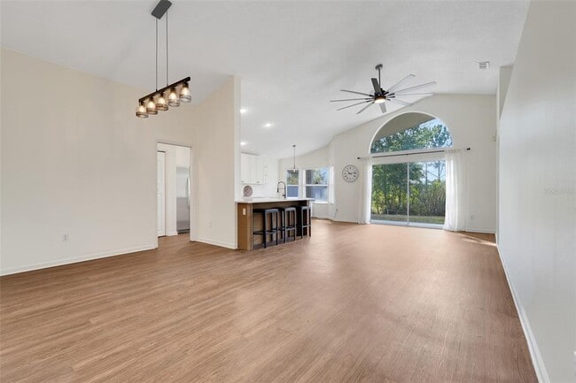 Building Photo - 15722 Autumn Glen Ave