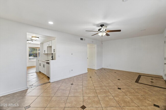 Building Photo - 7126 N 19th Ave