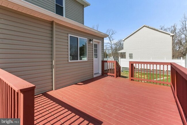 Building Photo - 6613 Fairmount Ave