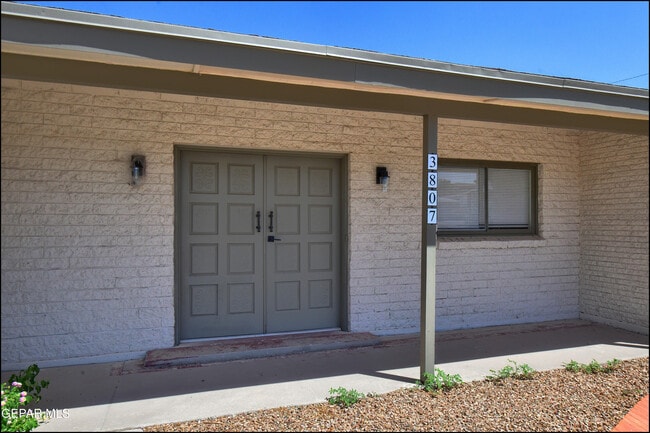 Building Photo - 3807 Waymore Dr