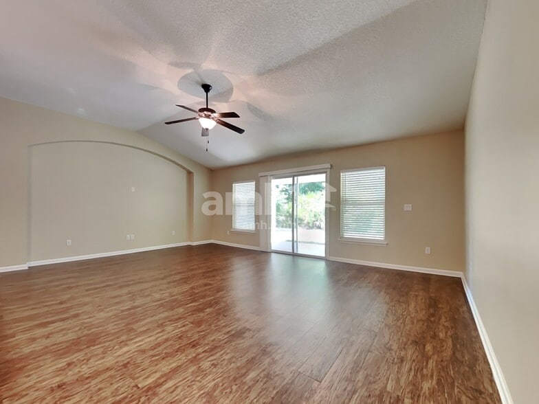 Building Photo - 86021 Aladdins Way