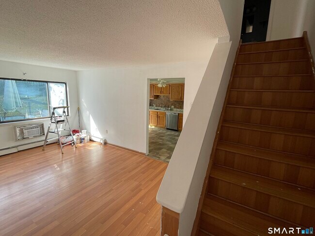 Building Photo - 90 Wakelee Rd