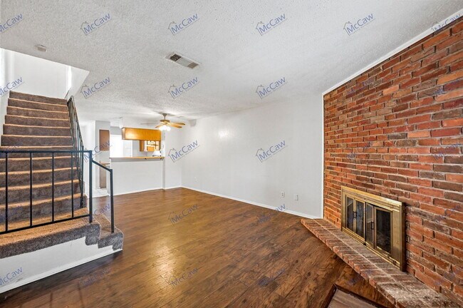Building Photo - 9463 Olde Towne Row