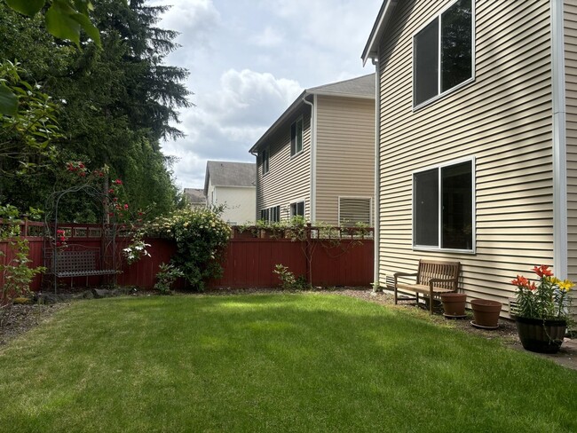 Building Photo - Spacious 3 Bed Lacey Home with Loft & Gree...