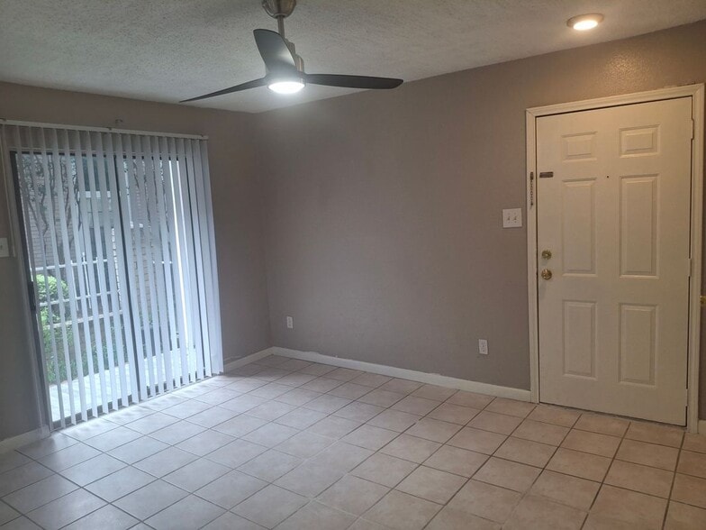 Building Photo - 12660 Ashford Point Dr