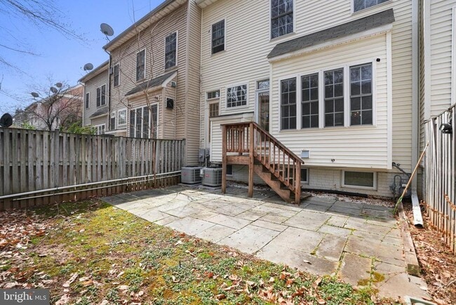 Building Photo - 12033 Treeline Way