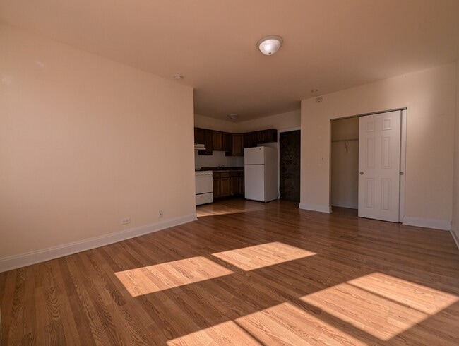 Building Photo - 2600 N Kimball Ave