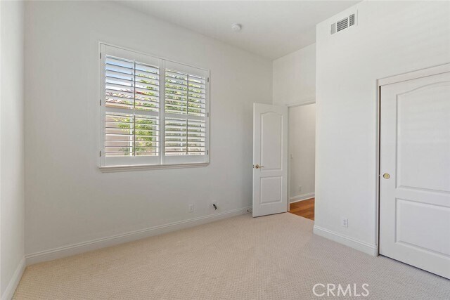 Building Photo - 2140 Chandler Dr
