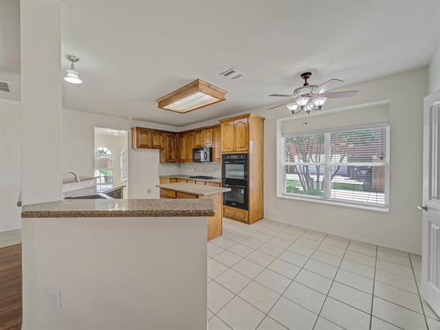 Building Photo - 348 Kansas Trail