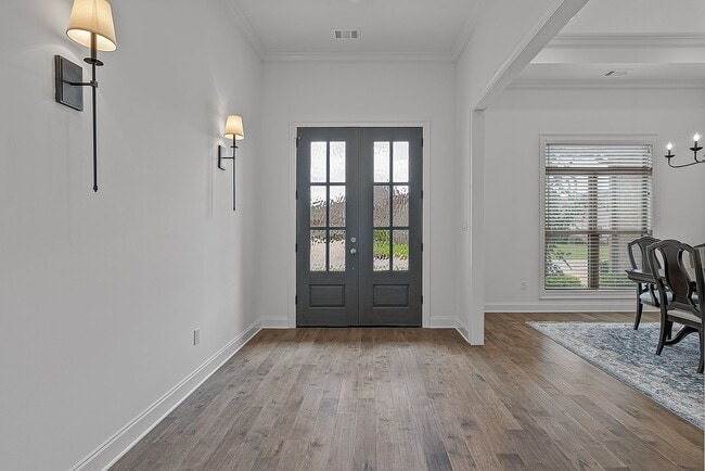 Building Photo - Rare Executive Rental in Desirable South J...