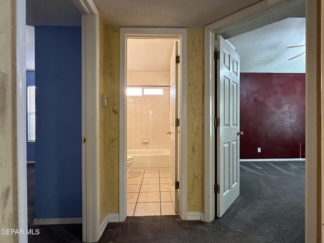 Building Photo - 12374 Paseo Lindo Dr