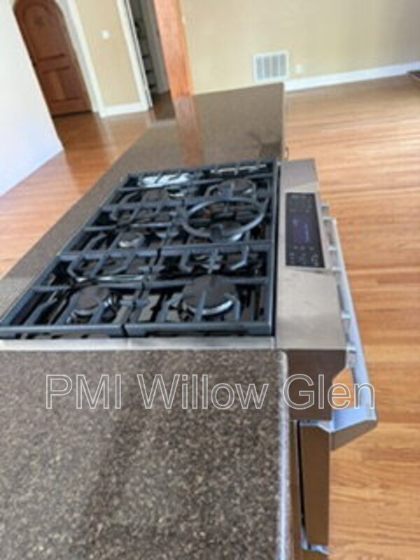 Building Photo - 536 Curie Dr