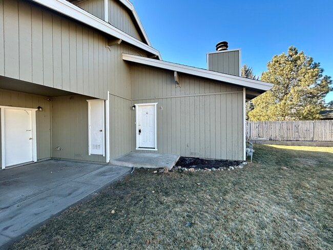 Primary Photo - 1476 Hussman Ave