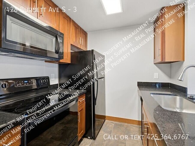 Building Photo - 428 Burnett Ave S