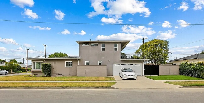 Building Photo - 6481 E El Roble St