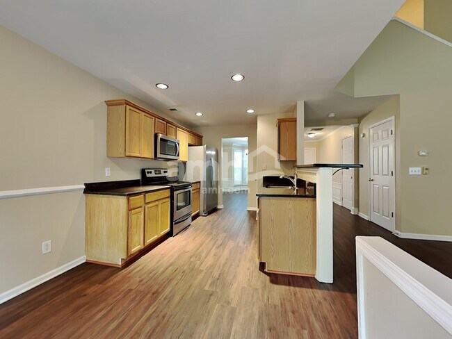 Building Photo - 1542 Cardinal Ln