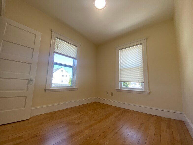 Building Photo - 65 Wareham St
