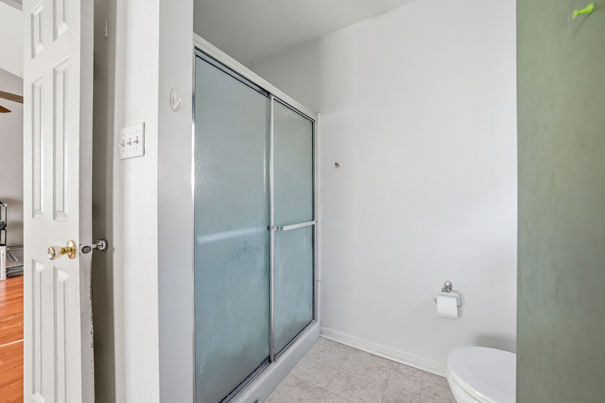 Building Photo - 327 Allens Ln