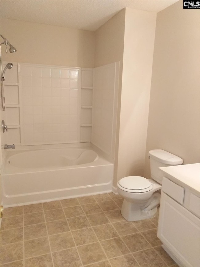 Building Photo - 233 Rosebrook Dr