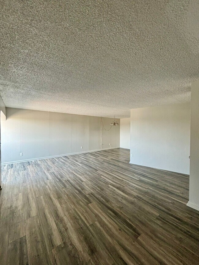 Building Photo - 1400 Millersport Hwy
