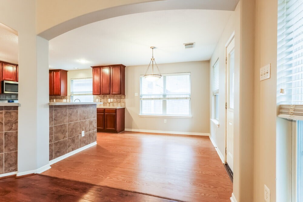 Building Photo - 27 Orchid Grove Pl