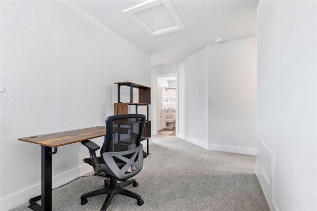 Building Photo - 8609 Cottage Rose Dr