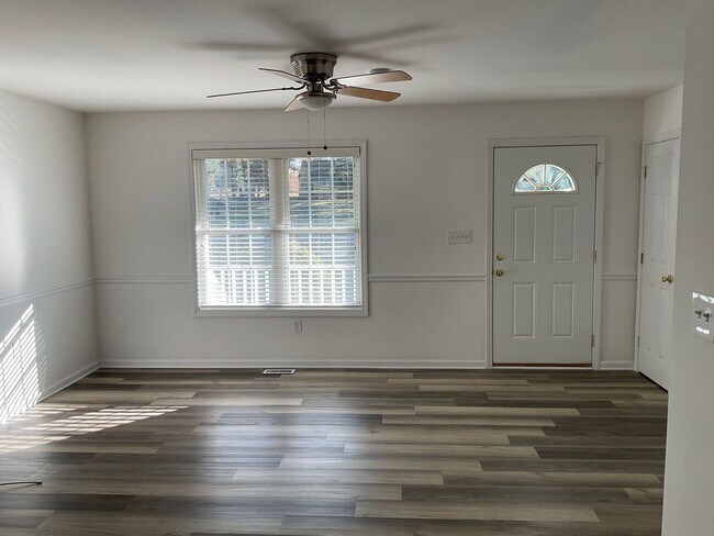 Building Photo - 1020ROS