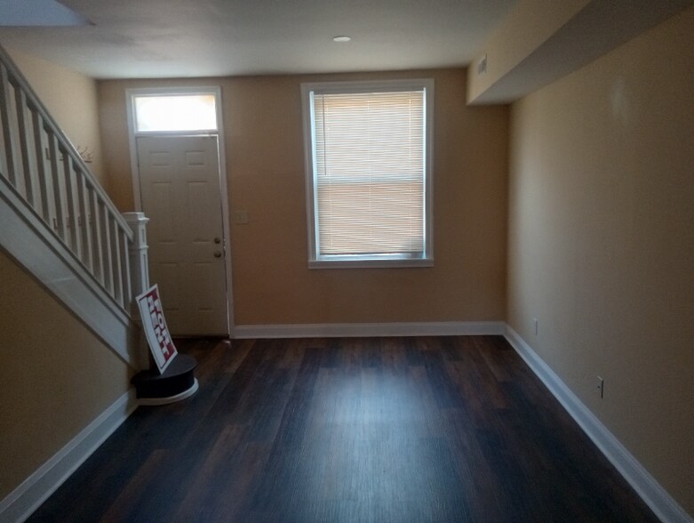 Building Photo - 2727 Mura St