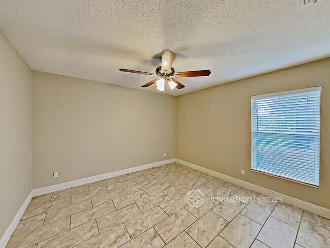 Building Photo - 641 Ridgewood St