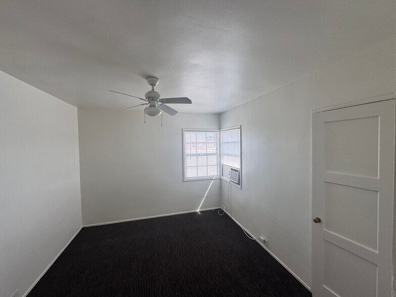 Bedroom 2 - 424 W Riggin St