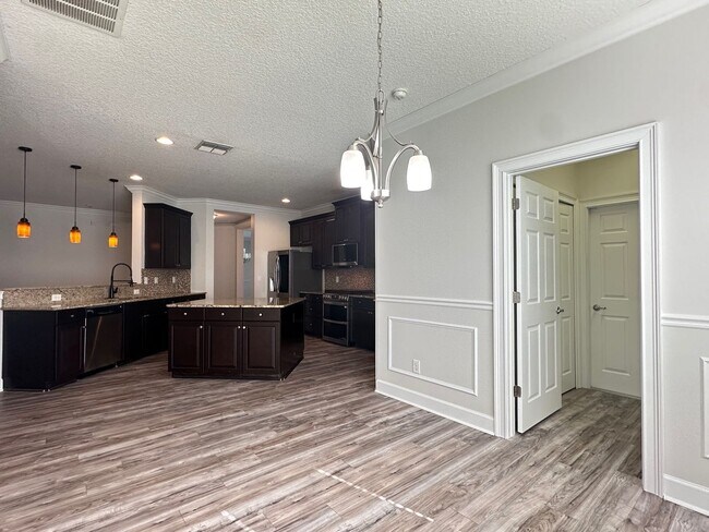 Building Photo - 4/4 Plus Office, Plus In-Law Suite/Gate Se...