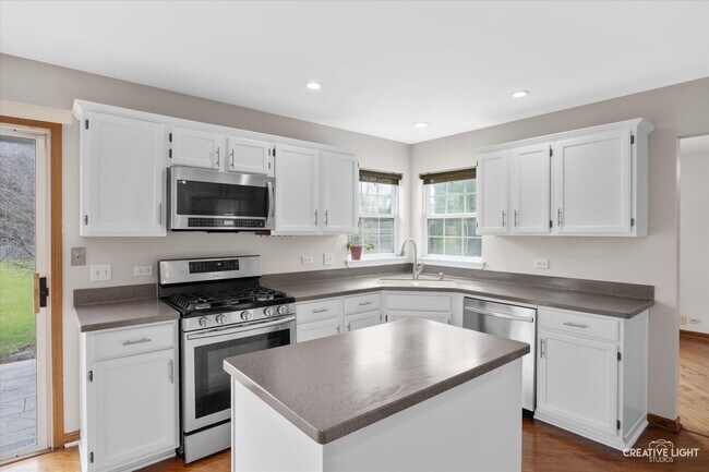 Building Photo - 2219 Beaumont Ct