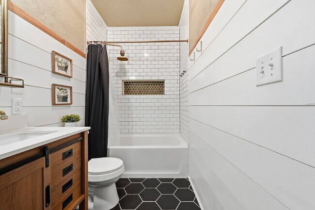 Building Photo - Must-See Country Retreat with Modern Convenience