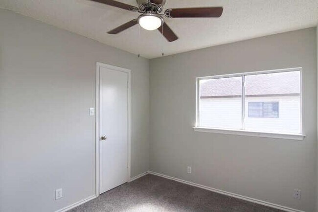 Building Photo - 12912 Latchwood Ln