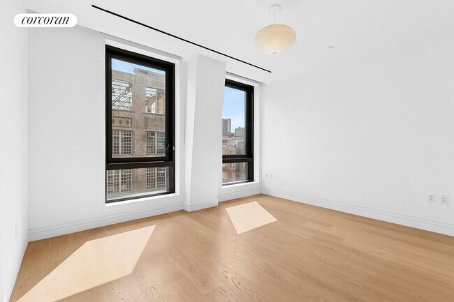 Building Photo - 242 Broome St