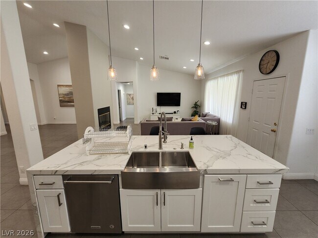 Building Photo - 417 Obsidian Dr