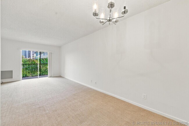 Building Photo - 1601 S Flagler Dr