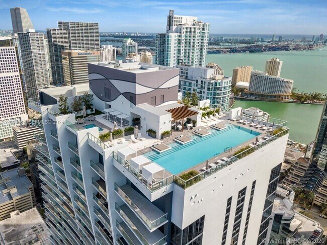 Building Photo - 1010 Brickell Ave