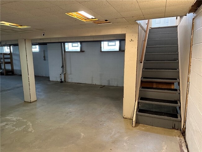 Building Photo - 40 Guildhall Rd