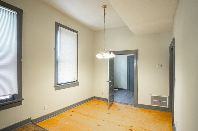 Building Photo - 508 3rd St