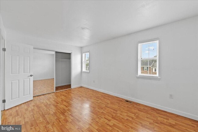 Building Photo - 7415 Rhondda Dr