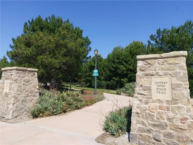 Building Photo - 27 Bluecoat